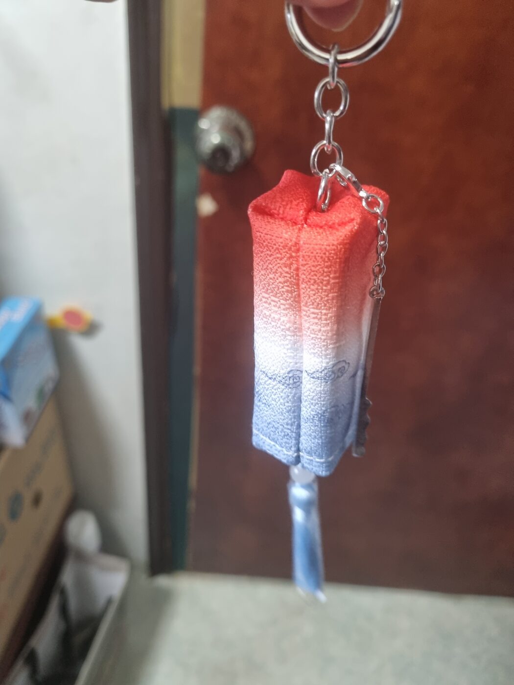 Korean cheongsachorong silk lantern keyring red blue gradient jade bead tassel